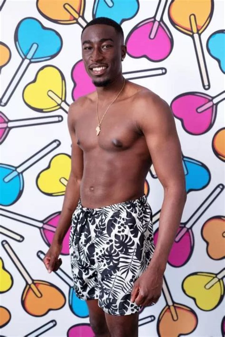 Who Is Deji Adeniyi From “Love Island UK”?