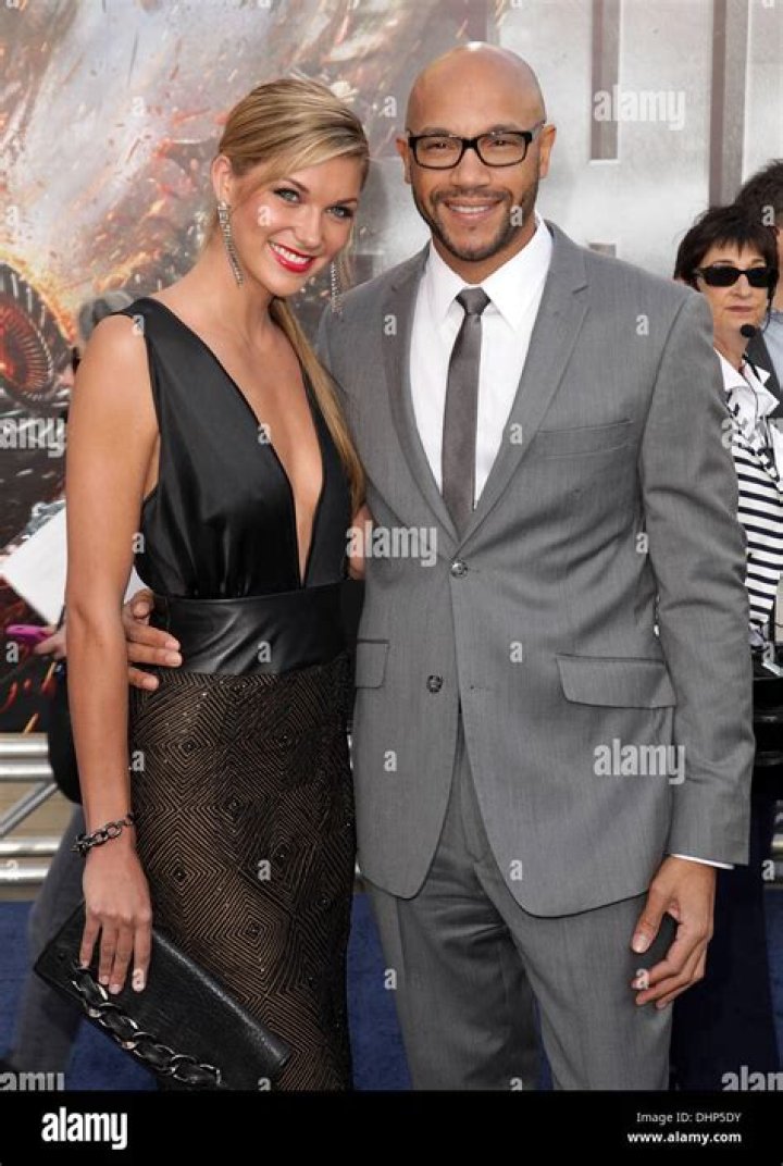 Who is Stephen Bishop Dating – Stephen Bishop's Girlfriend & Exes